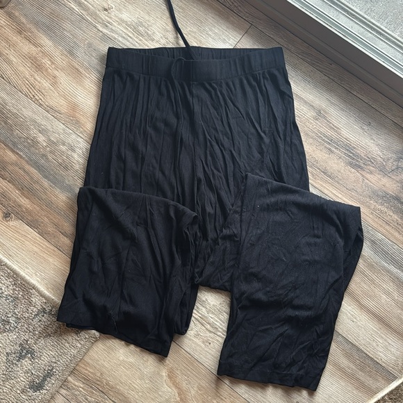 Skims Pajama set - Picture 3 of 4